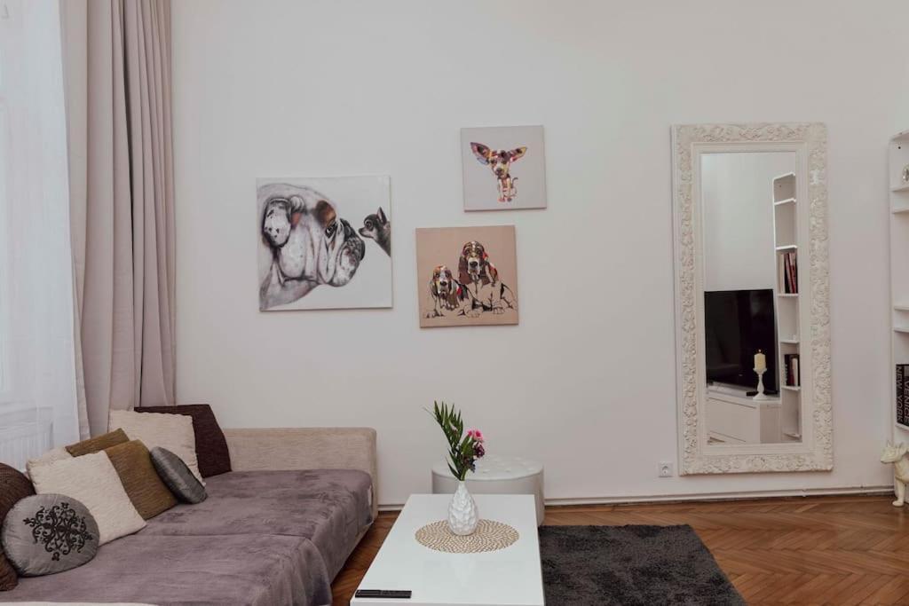 Modern Stylish Comfortable 2 Bedroom Apartment Wina Bagian luar foto