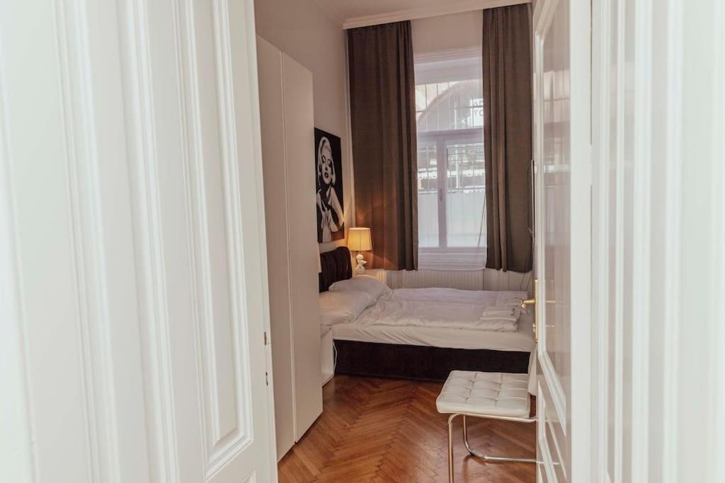 Modern Stylish Comfortable 2 Bedroom Apartment Wina Bagian luar foto