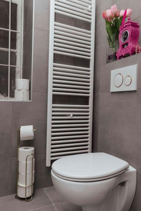 Modern Stylish Comfortable 2 Bedroom Apartment Wina Bagian luar foto