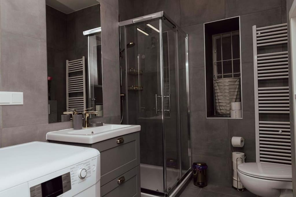 Modern Stylish Comfortable 2 Bedroom Apartment Wina Bagian luar foto