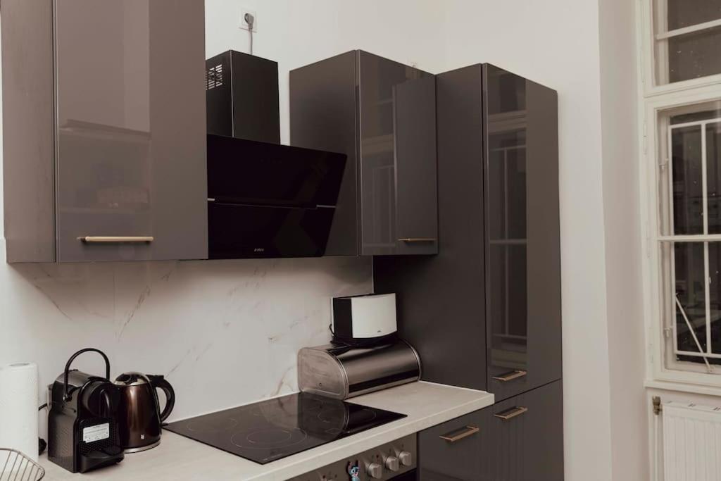 Modern Stylish Comfortable 2 Bedroom Apartment Wina Bagian luar foto